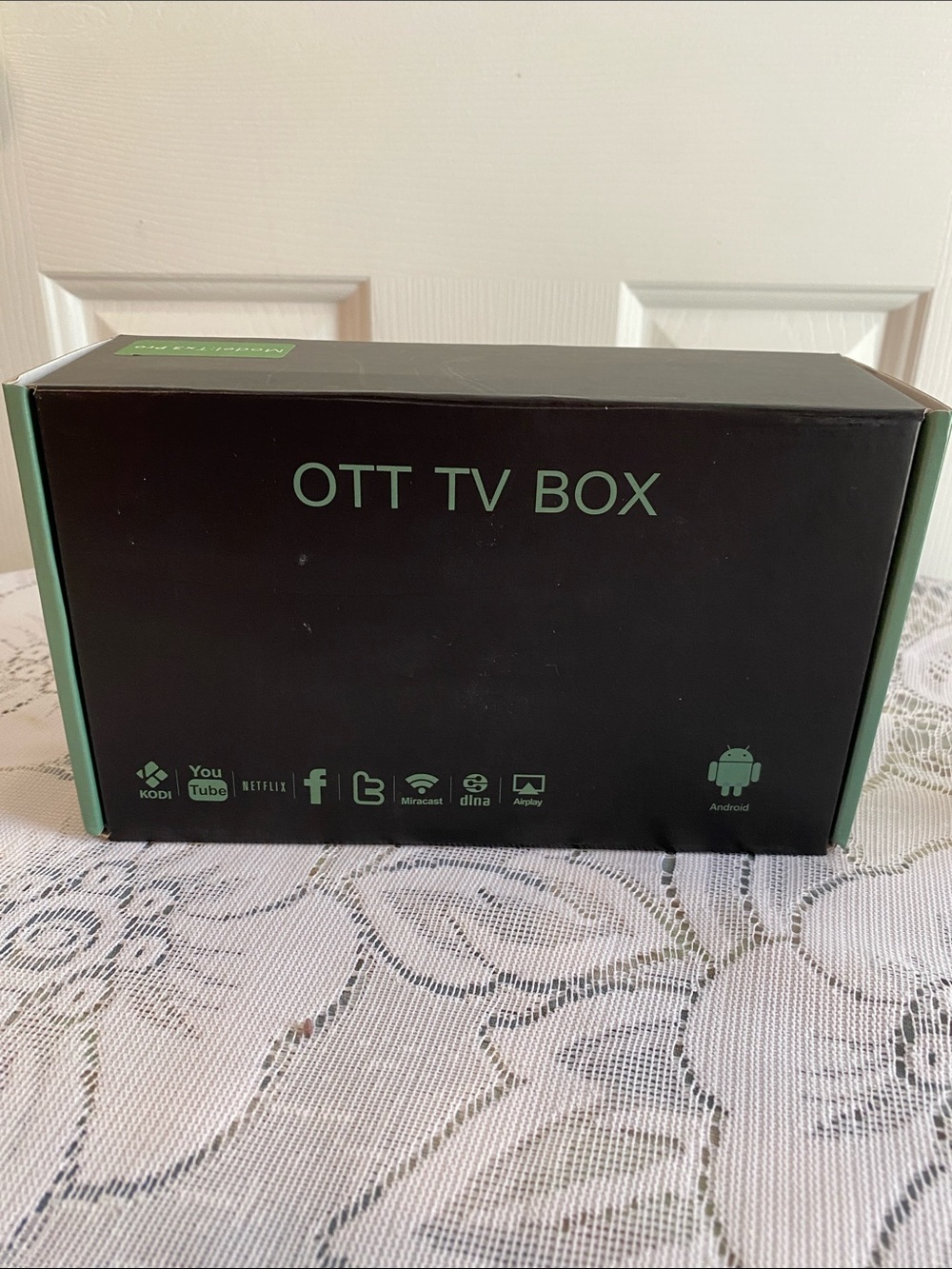 OTT TV Box Media Streaming Device with remote